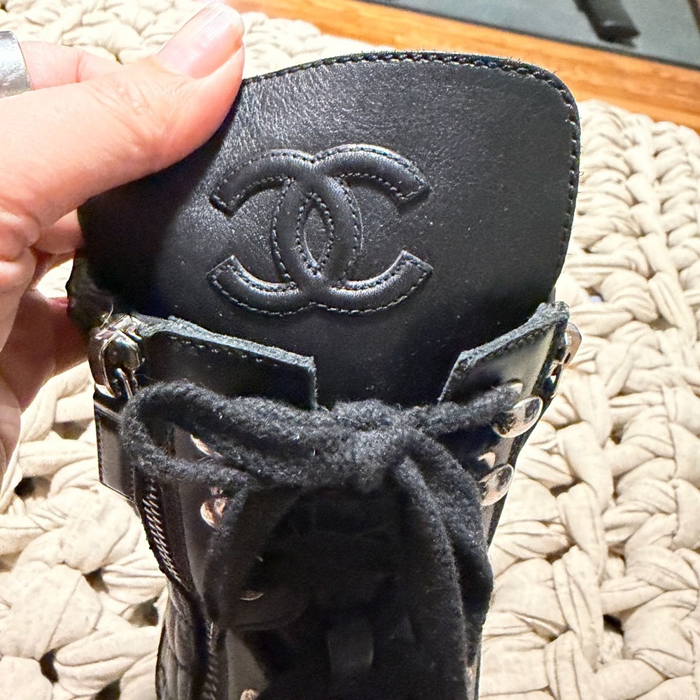 Authentic CHANEL Black Leather Combat Moto Boots size 42 US 11-11.5 Black - Picture 3 of 13